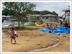 夏は水をたっぷり使ってあそびます。